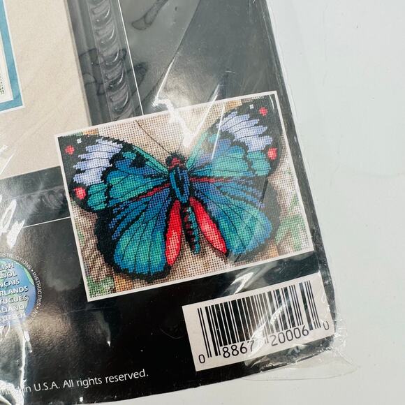 Dimensions Needlepoint Blue Butterfly on Scroll Asian Kit 10" X 16" Embroidery - Picture 3 of 7